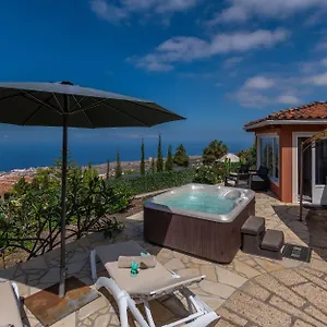 https://apartamento-hibisco-costa-adeje-tenerife.in-canary-islands.com